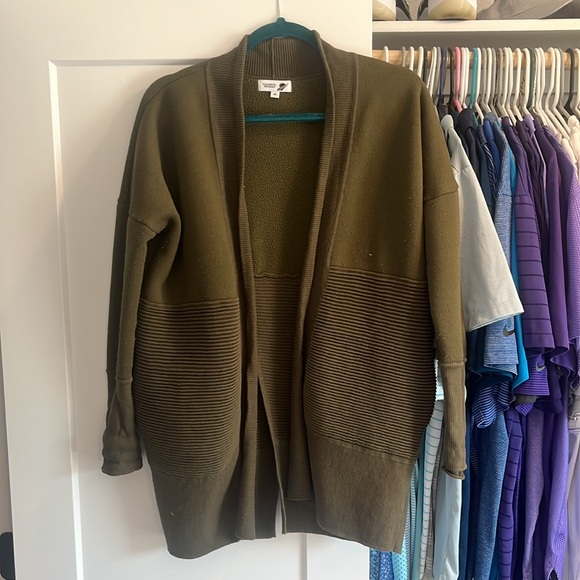 Fundamental Performance cardigan - Picture 2 of 5